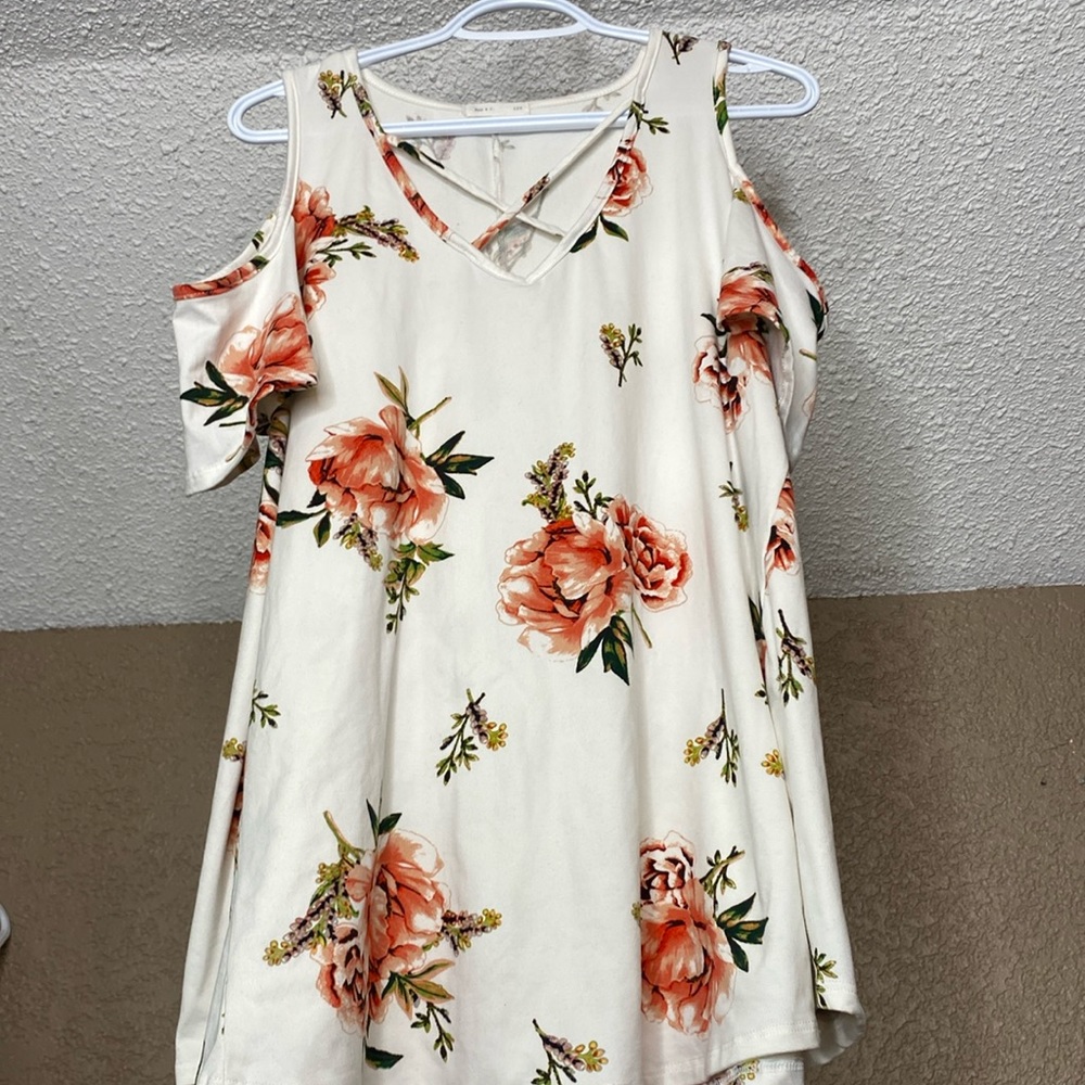 Reb & J Cold Shoulder Floral Blouse